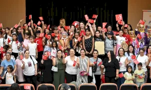 Mersin'de çocuklar Büyük Zafer’i sanatla kutladı