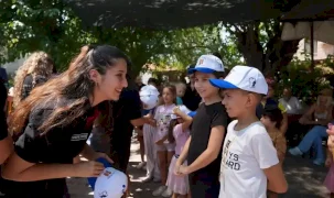 Muğla Büyükşehir yangından etkilenen çocukların yanında