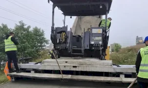 Trabzon’da 13 kilometrelik yol kuru betonla kaplandı