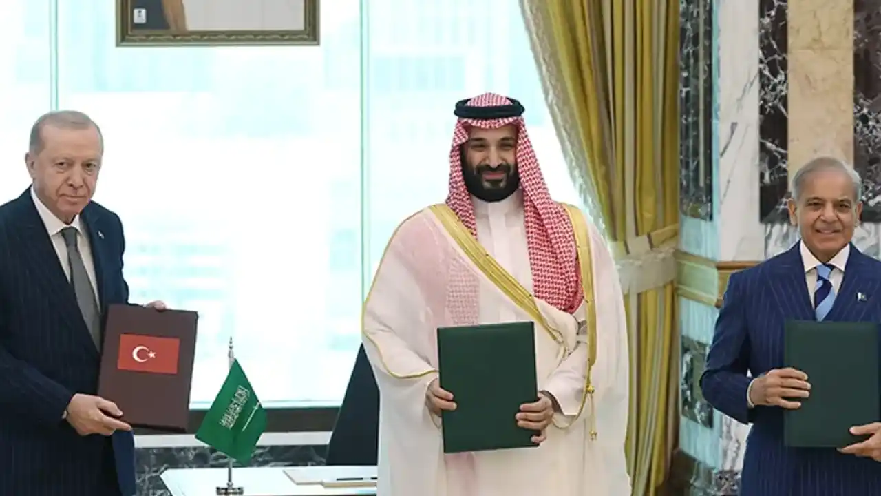 Türkiye, Suudi Arabistan ve Pakistan arasında ortak savunma anlaşması imzalandı
