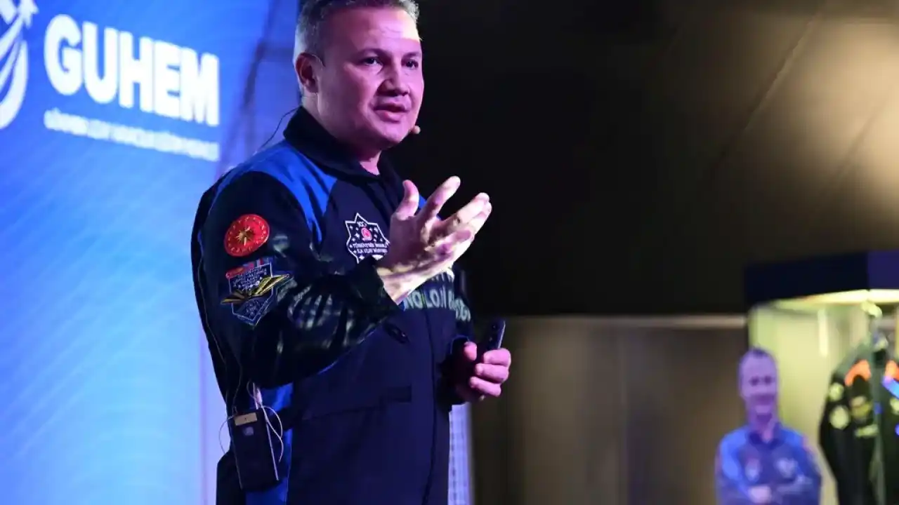 Türkiye’nin ilk astronotu Alper Gezeravcı Tuğgeneral oldu