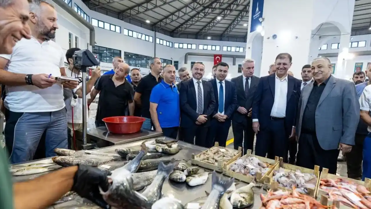 Başkan Tugay: Ekmeğini denizden çıkaranlara bereketli bir sezon diliyorum
