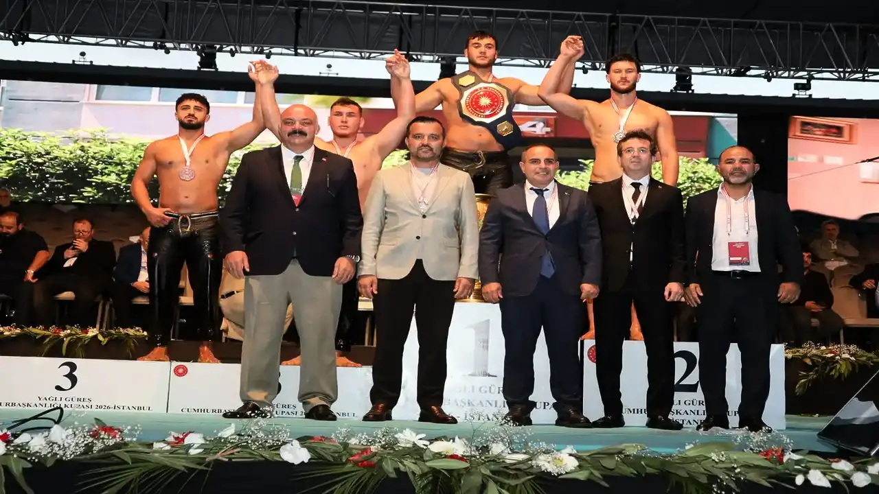 Bursa güreşçisinden İstanbul'da gurur veren derece