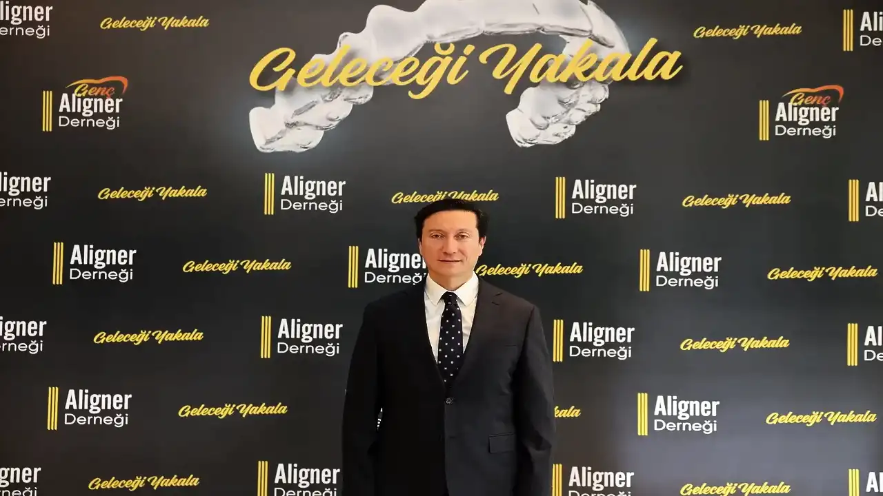 Çeşme'de şeffaf plak tedavileri ele alındı
