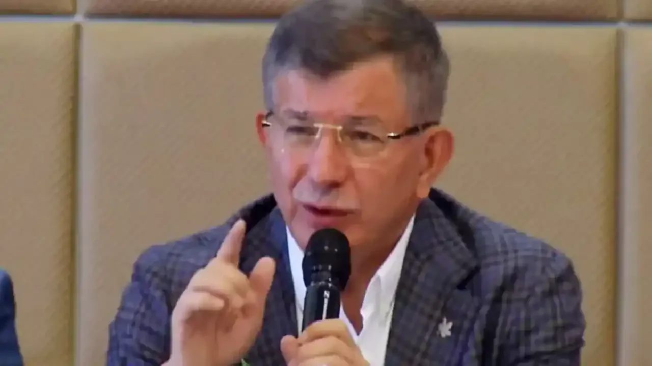 Davutoğlu’na Hakaret İddiası: Soruşturma Şok Etkisi