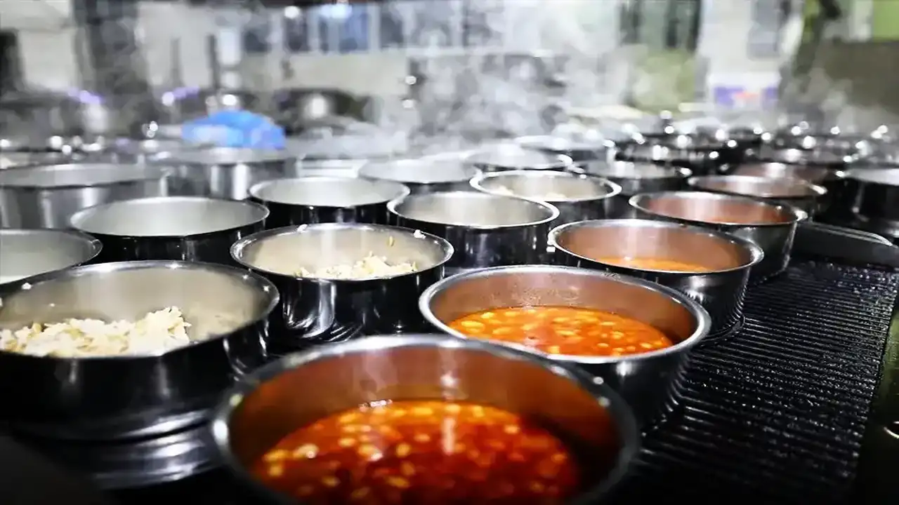 Denizli aşevi bin haneye sıcak yemek ulaştırıyor