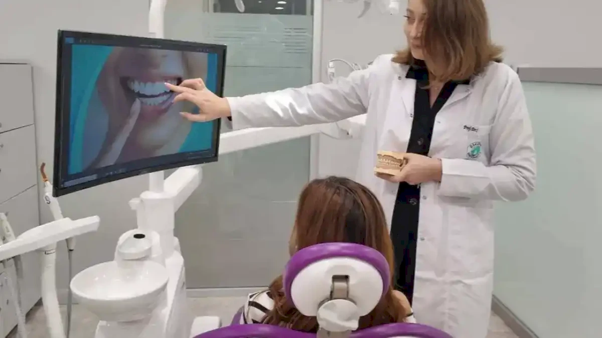 Diş hekimliği eğitimi teknoloji ve klinik deneyimle güçleniyor