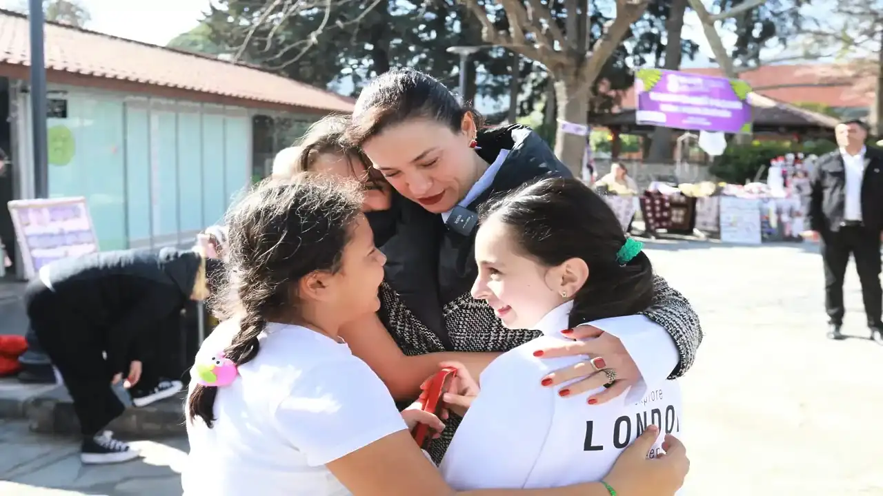 Efes Selçuk'ta öğrencilere kapsamlı eğitim desteği