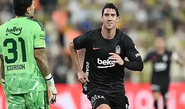 Fenerbahçe 1-2 Beşiktaş (Maç Sonucu) Fener'e evinde Kartal şoku!
