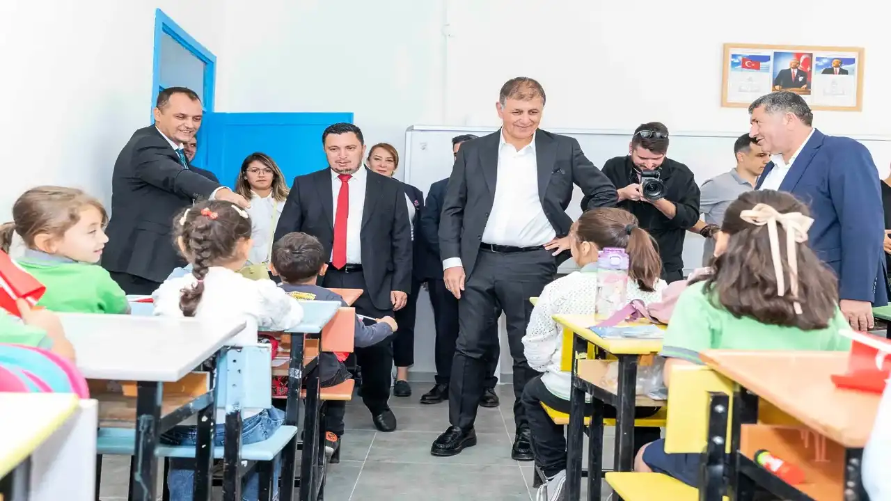 İzmir Büyükşehir Belediyesi Kızıloba İlkokulu'nu yeniledi
