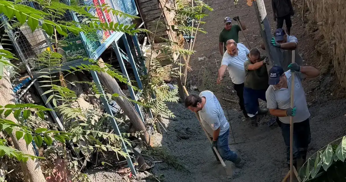 İzmir Efes Selçuk'ta derede altyapı çalışması