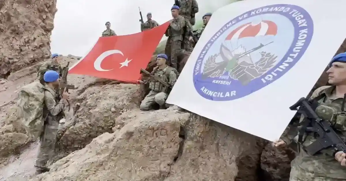Kahraman komandolar Erciyes’te... Somalili askeri personelle keşif tırmanışı