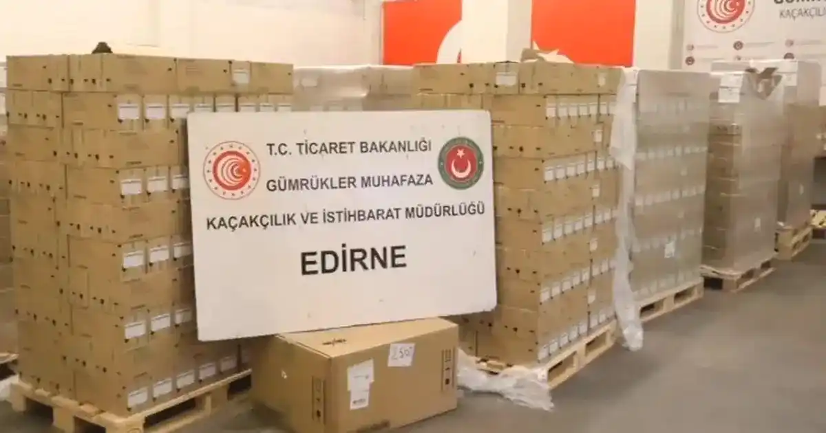 Kapıkule’de kaçakçılığa büyük darbe! Binlerce kaçak serum ve infüzyon seti ele geçirildi