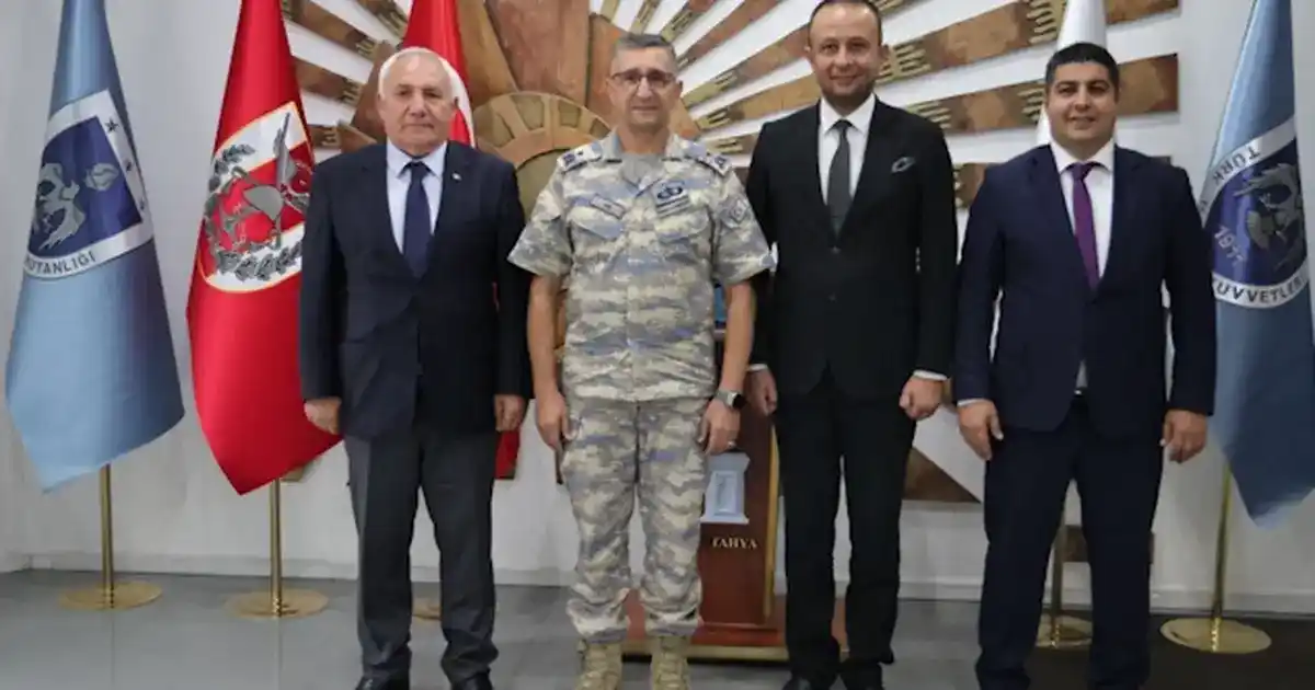 Kütahya Belediye başkanlarından Tuğgeneral Baş'a ziyaret