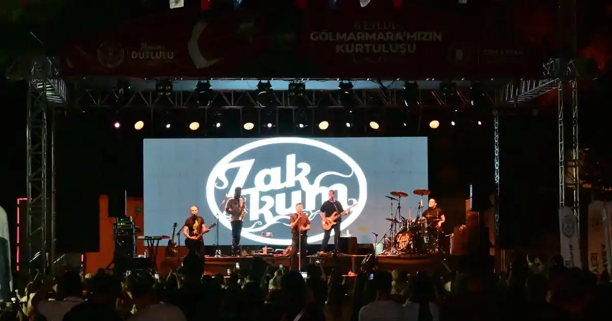 Manisa’da Gölmarmara kurtuluşunu Zakkum’la kutladı