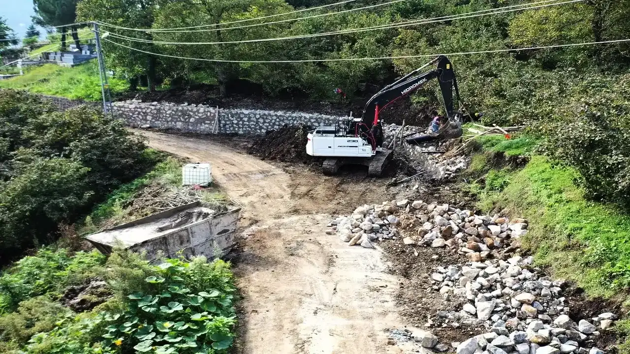 Ordu Fatsa’da yol güvenliği için taş duvar