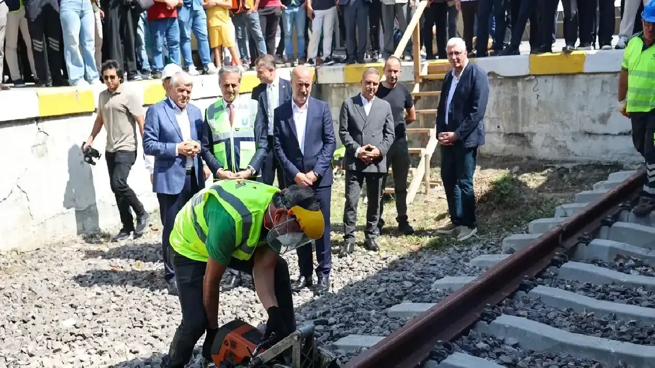 Sakarya’da Raylar Yer Altına Alınıyor: Şehir Yeniden Doğuyor