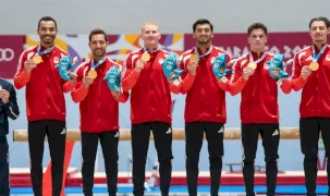 Altın madalyalı sporcudan Başkan Tugay'a ziyaret
