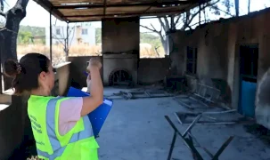Antalya Büyükşehir Kaş’ta yangınzedelerin yanında