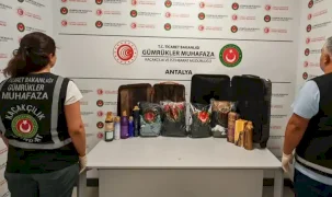 Antalya Havalimanı’nda 18,9 kilo likit metamfetamin ele geçirildi