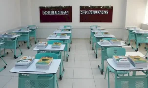 Ders kitapları dağıtılmaya başlandı