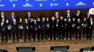 Dokuz belediye başkanı AK Parti saflarına katıldı