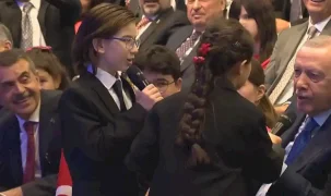 Erdoğan’dan çocuklara türkülü sürpriz, 'Çayelinden Öteye'ye eşlik etti