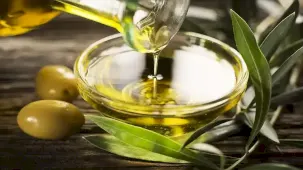Günde iki kaşık zeytinyağı kronik hastalıkları önlüyor