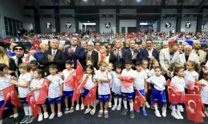 İBB Fatih Spor Kompleksi yeni çehresiyle açıldı