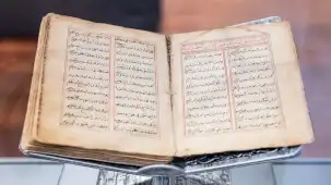 İzmir'de yüzyıllık nadir eserler sergiye çıktı