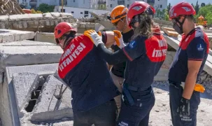 İzmir İtfaiyesi ağır arama kurtarmada güçleniyor