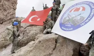 Kahraman komandolar Erciyes’te... Somalili askeri personelle keşif tırmanışı