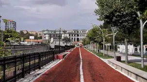 Keçiören parklarında yürüyüş yolları yenileniyor