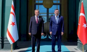 KKTC Başbakanı Ünal Üstel Külliye'de... Girne'de arama kurtarma çalışmaları titizlikle sürüyor