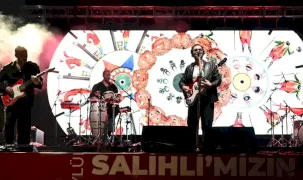 Manisa Salihli’de Adamlar’dan unutulmaz gece