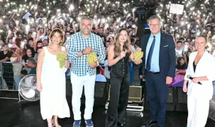Manisa'da Alaşehir’in kurtuluşunda Merve Özbey coşkusu