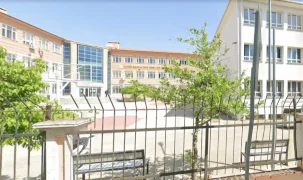 Manisa'da liseye silahlı saldırı! Yaralılar var, saldırgan gözaltına alındı