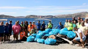 Muğla kıyılarında plastik atıklara karşı temizlik operasyonu