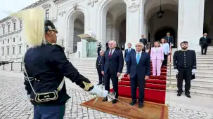 Numan Kurtulmuş Lizbon'da resmi törenle karşılandı