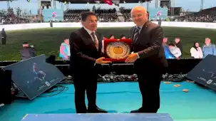 Ordu'da yağlı güreş sporuna anlamlı plaket