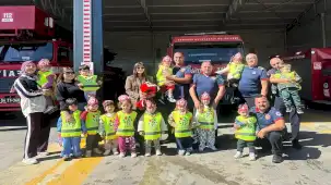 Sakarya'da minikler itfaiyeciliği ve afet bilincini öğrendi