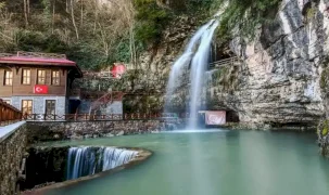 Trabzon’un turizm merkezleri ziyaretçi akınına uğruyor