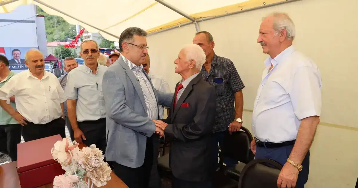 Trabzon’da Başkan Genç vatandaşlarla buluştu