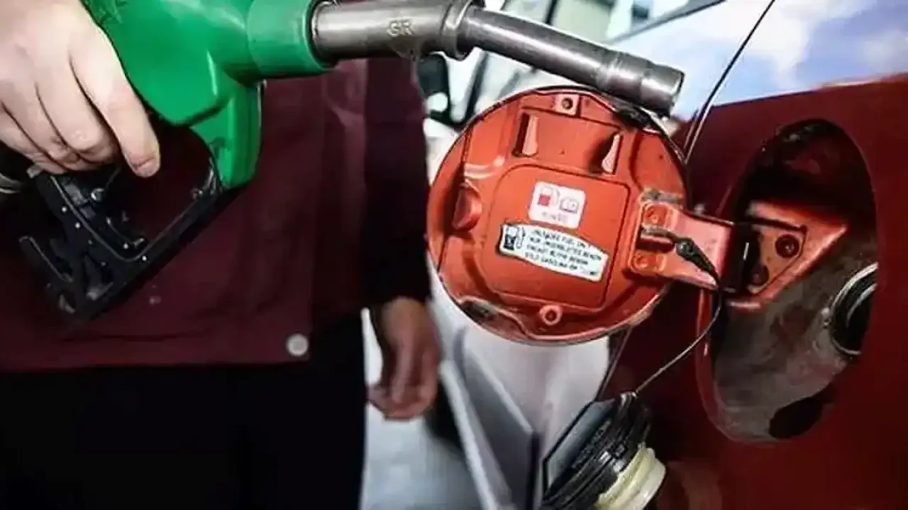 Tüpraş'tan Benzin Zammı Şoku: Sürücüler 2,47 Lira Ödeyecek!