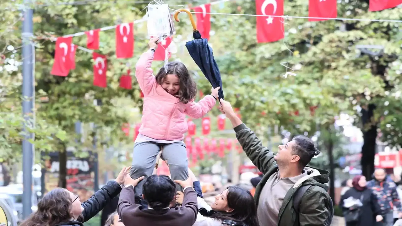 Kocaeli'de ağaçlar kitap açtı