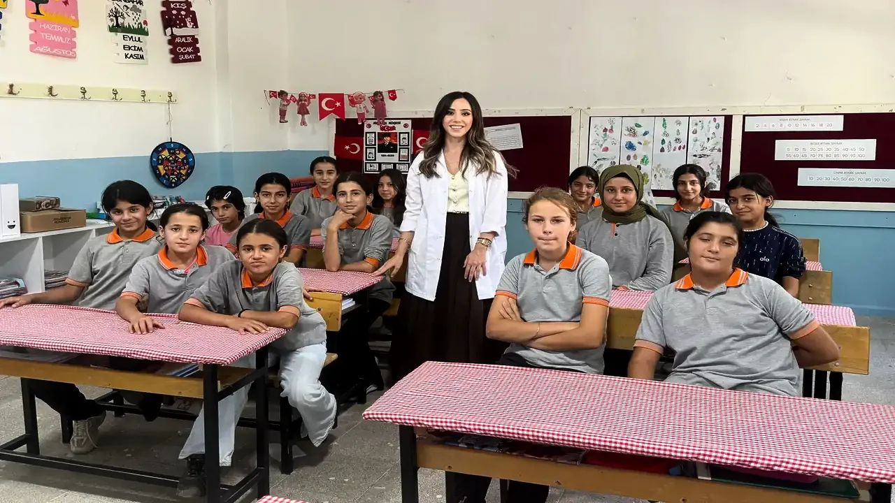Kozluk’ta kız öğrencilere yönelik ergenlik eğitimi verildi
