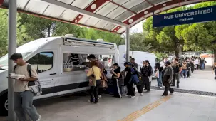 İzmir'de üniversitelilere aşevinden ücretsiz sıcak yemek