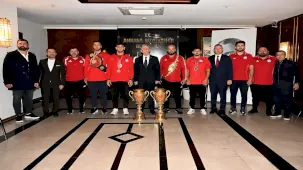 Mansur Yavaş, ASKİ Spor güreşçilerini ağırladı